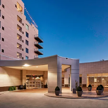 Ac Hotel By Marriott Cincinnati At The Banks
